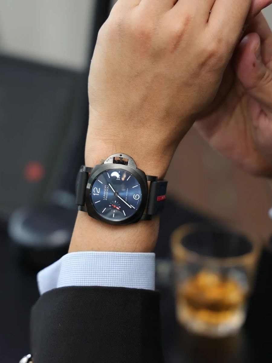 A Luxurious Affair Panerai unveils the Luminor Due TuttoOro